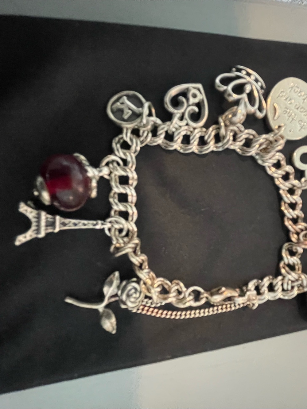 Authentic James Avery silver charm bracelet with 10 JA charms! - Picture 6 of 7